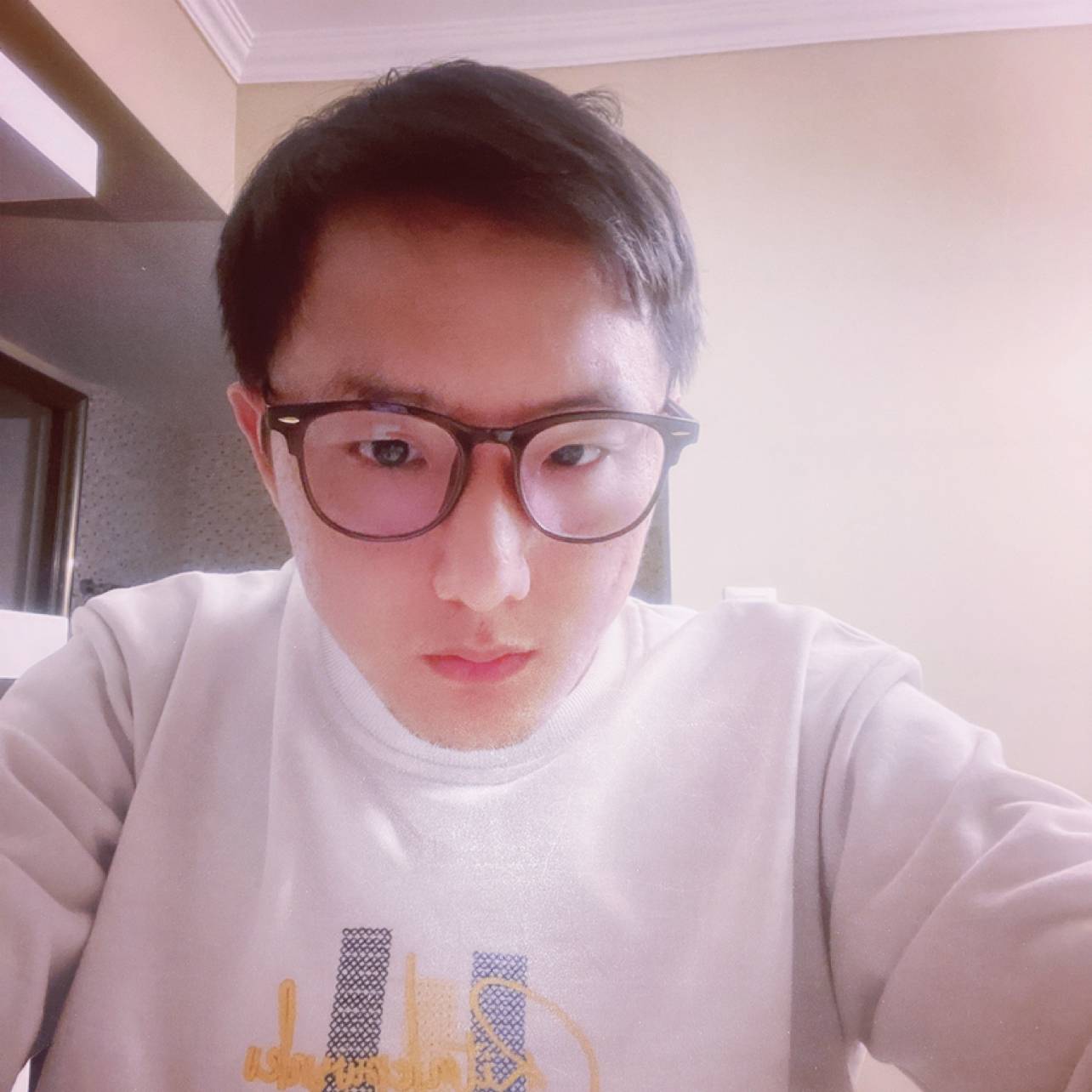 昊洋银月的照片