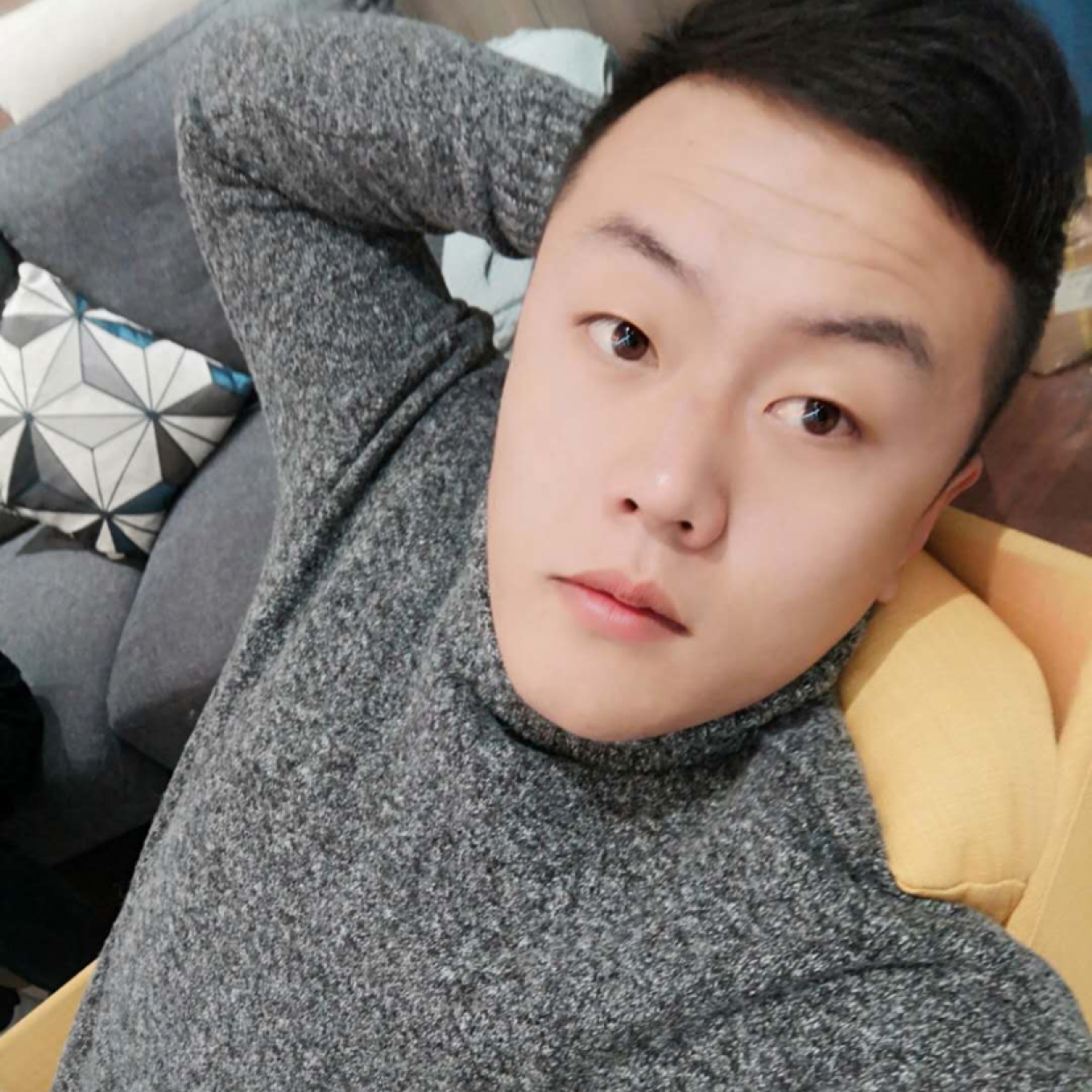 包卓的照片