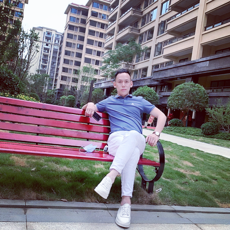 高高的大山的照片