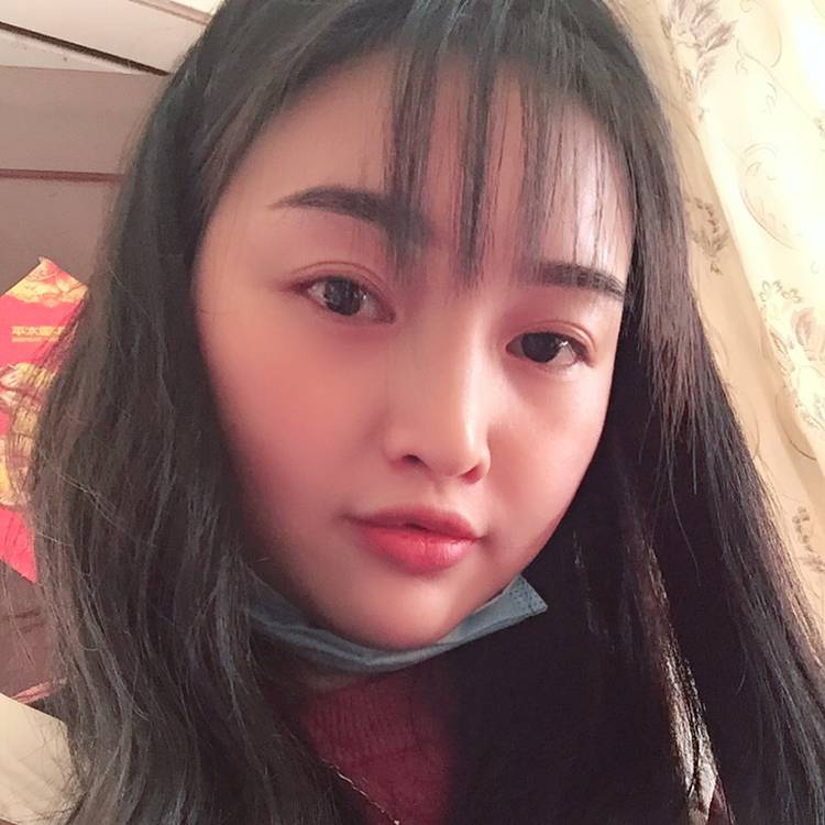 专一向荔枝的照片
