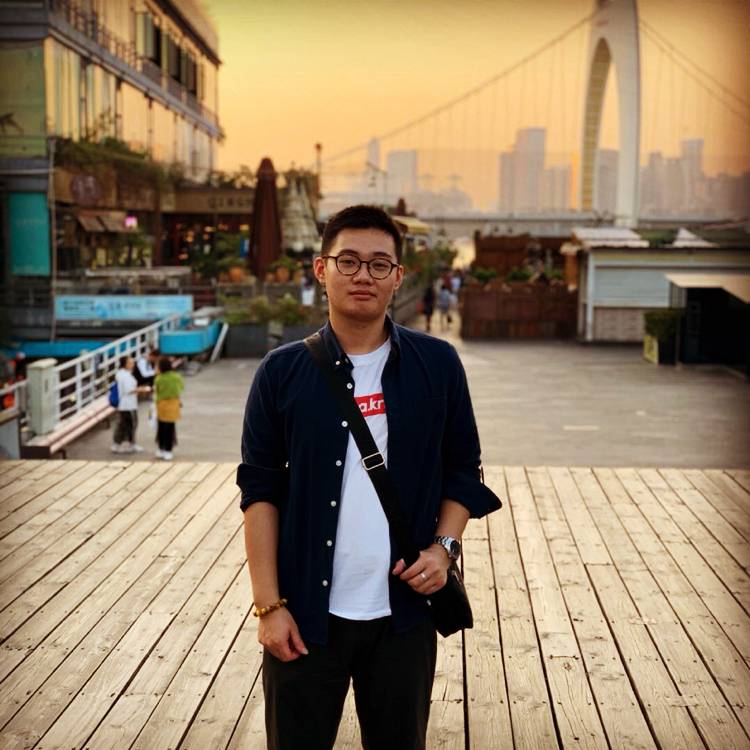 理想与现实在哪里的照片