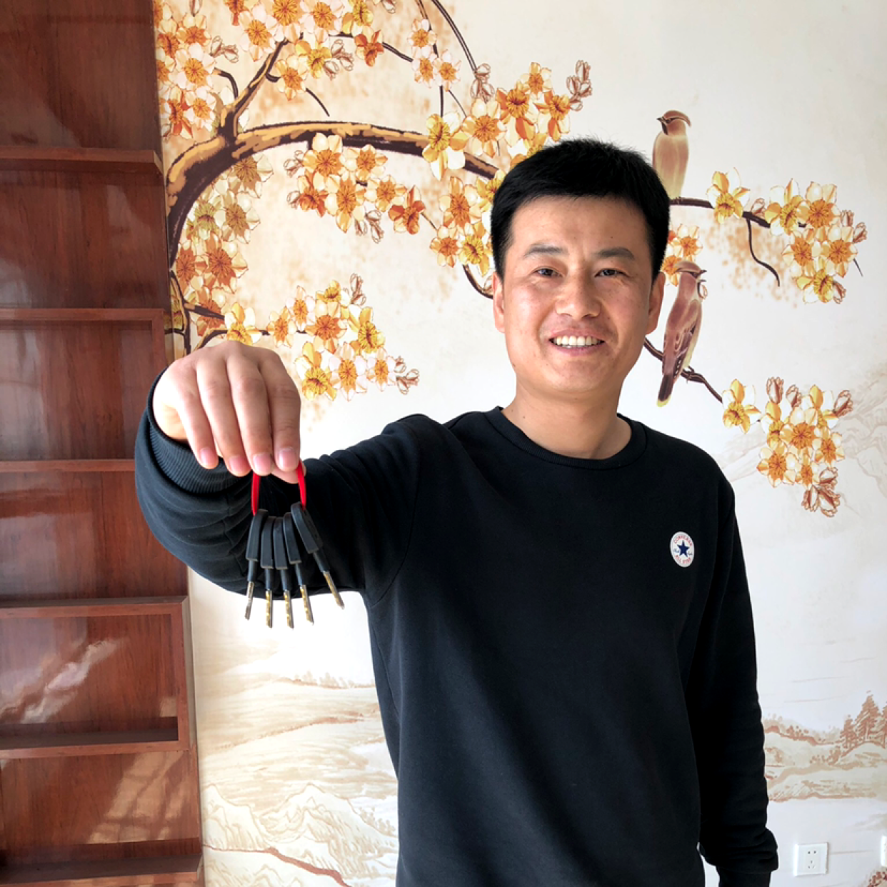 单薄泪了身影的照片