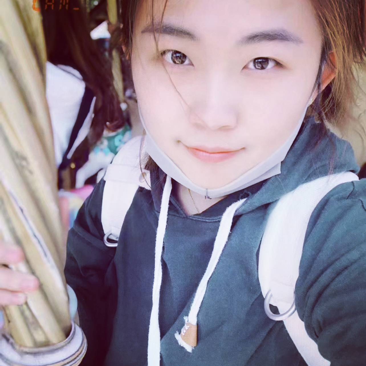 花魂迎俊秀的照片