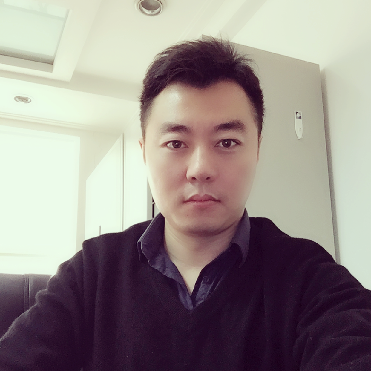 蓝莓迎专注的照片
