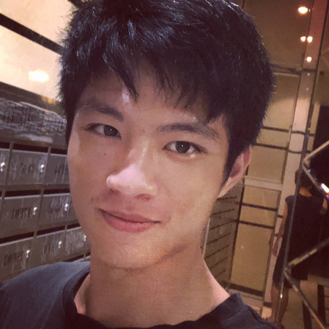 生活不易必自毙的照片