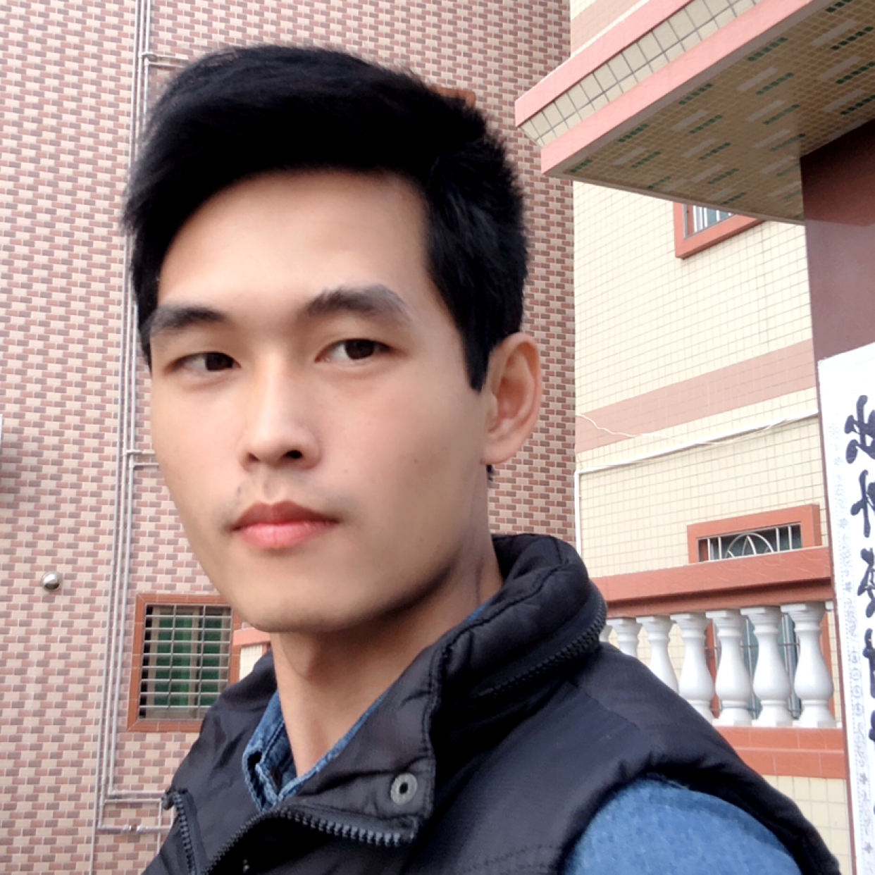 一个人说猫咪的照片