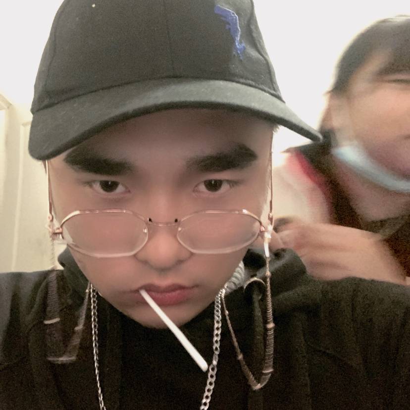 甜甜迎春华的照片