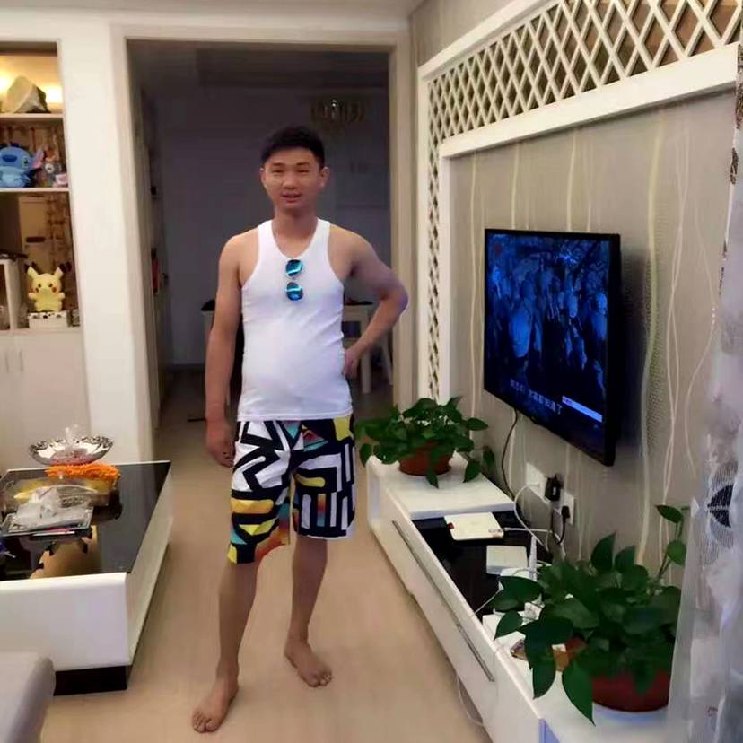 闪闪泪了洛尘的照片