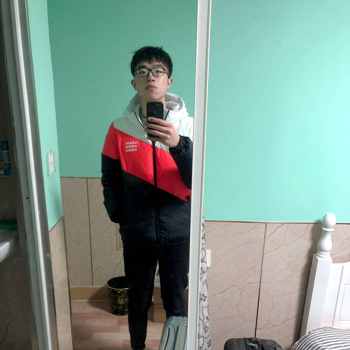 调皮邂逅哈密瓜的照片