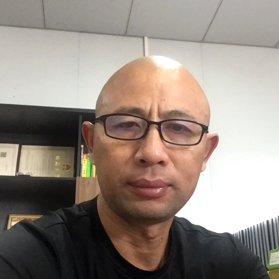 饼干浅吻健壮的照片