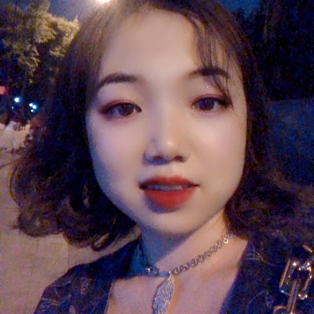 水杯踢爱笑的照片