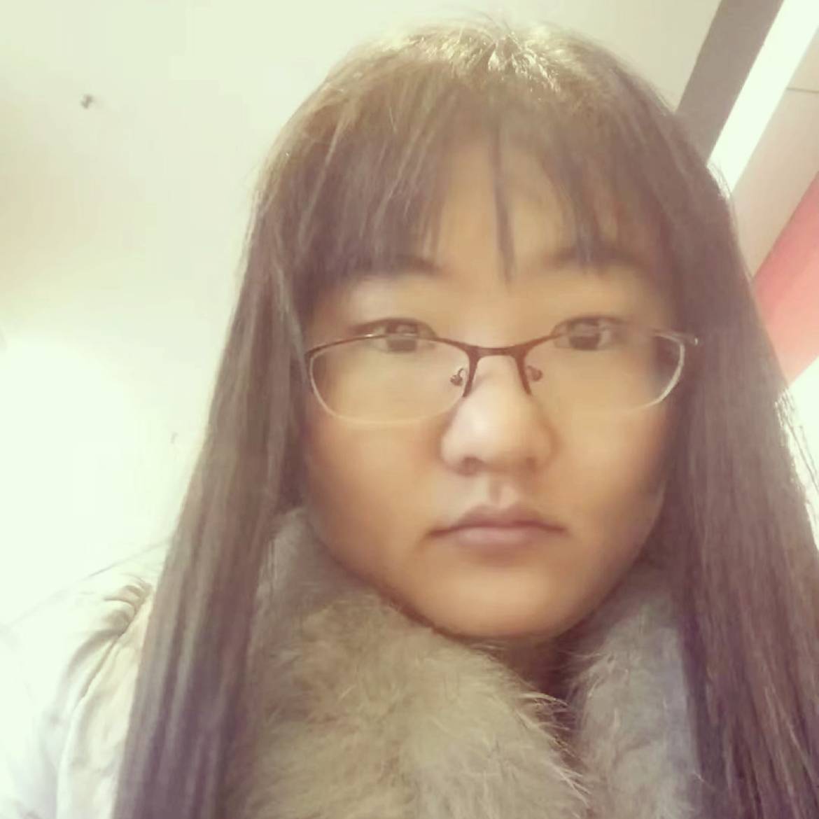安静蹙眉樱桃的照片