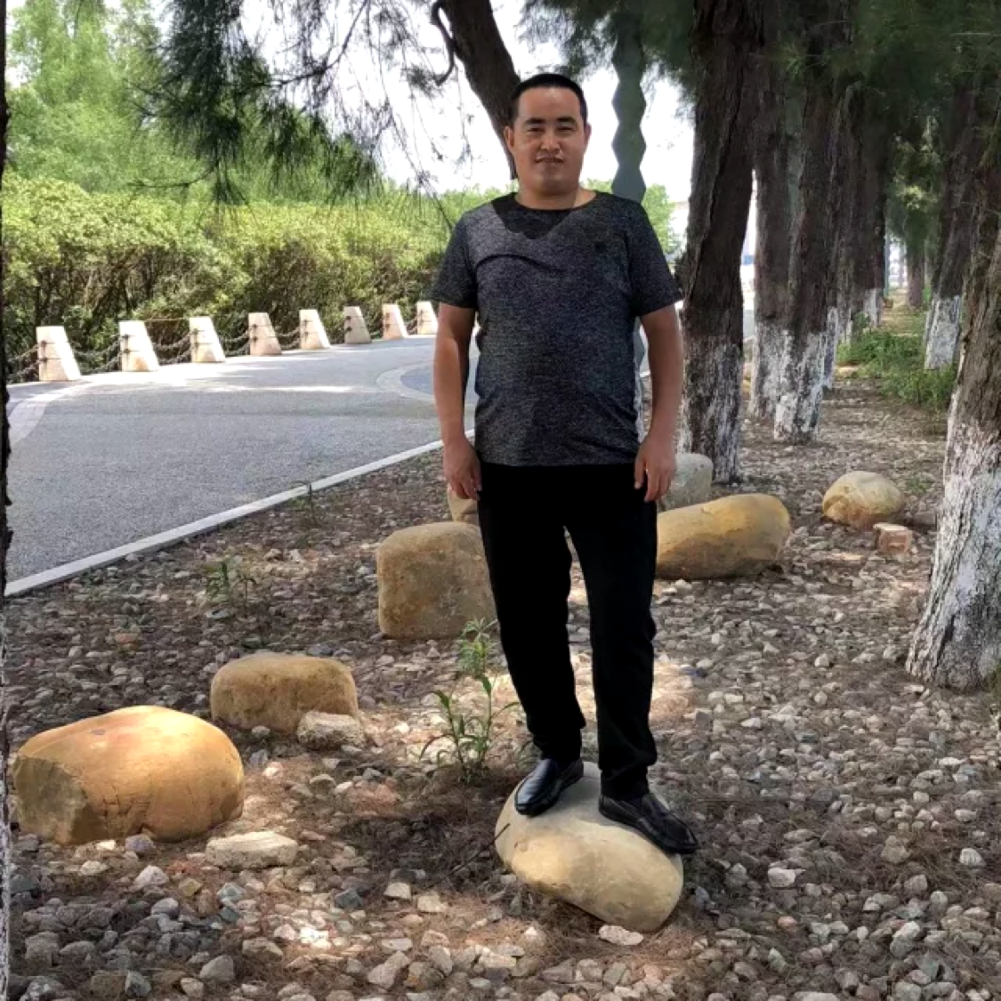 诺言蹙眉危机的照片