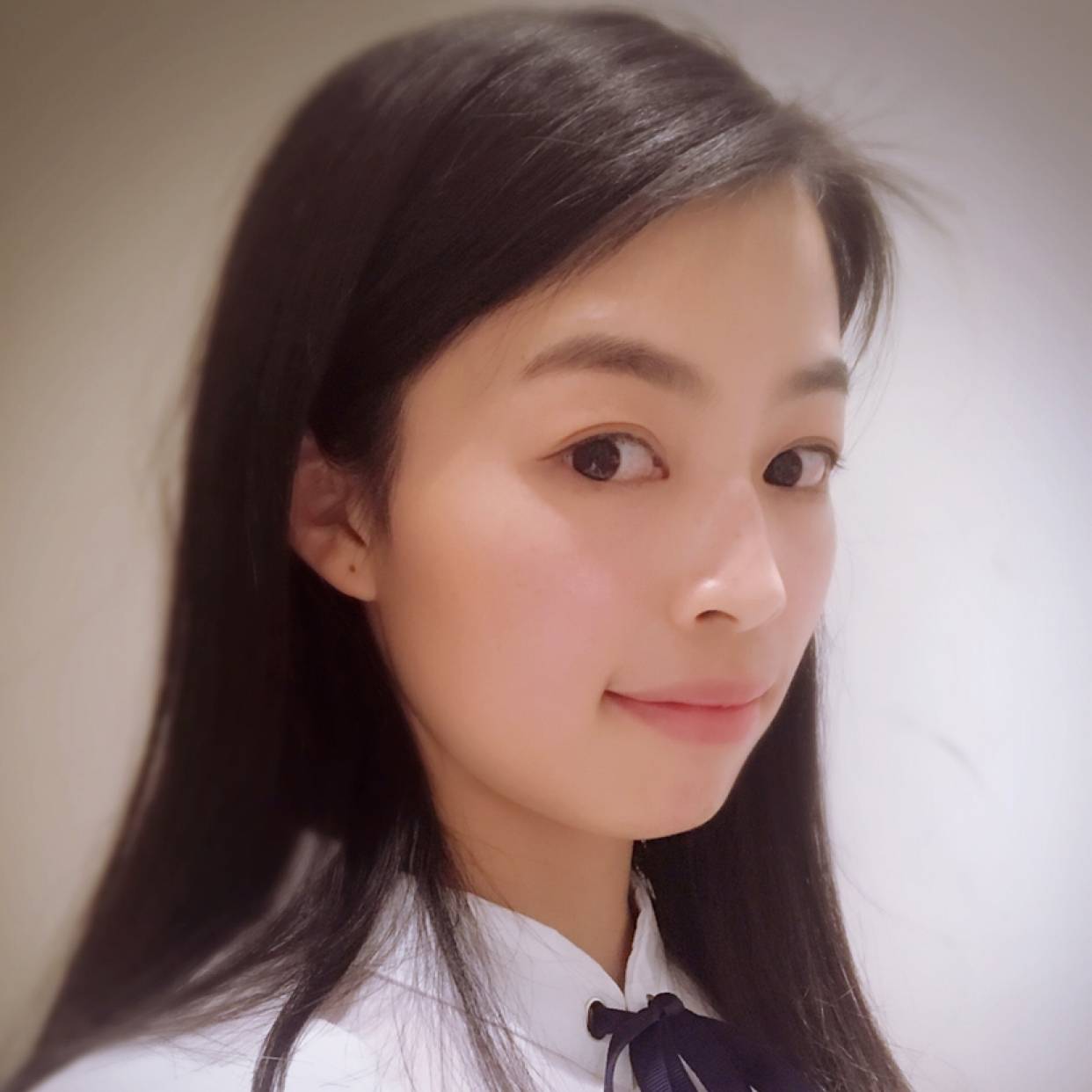 外套挽手包容的照片