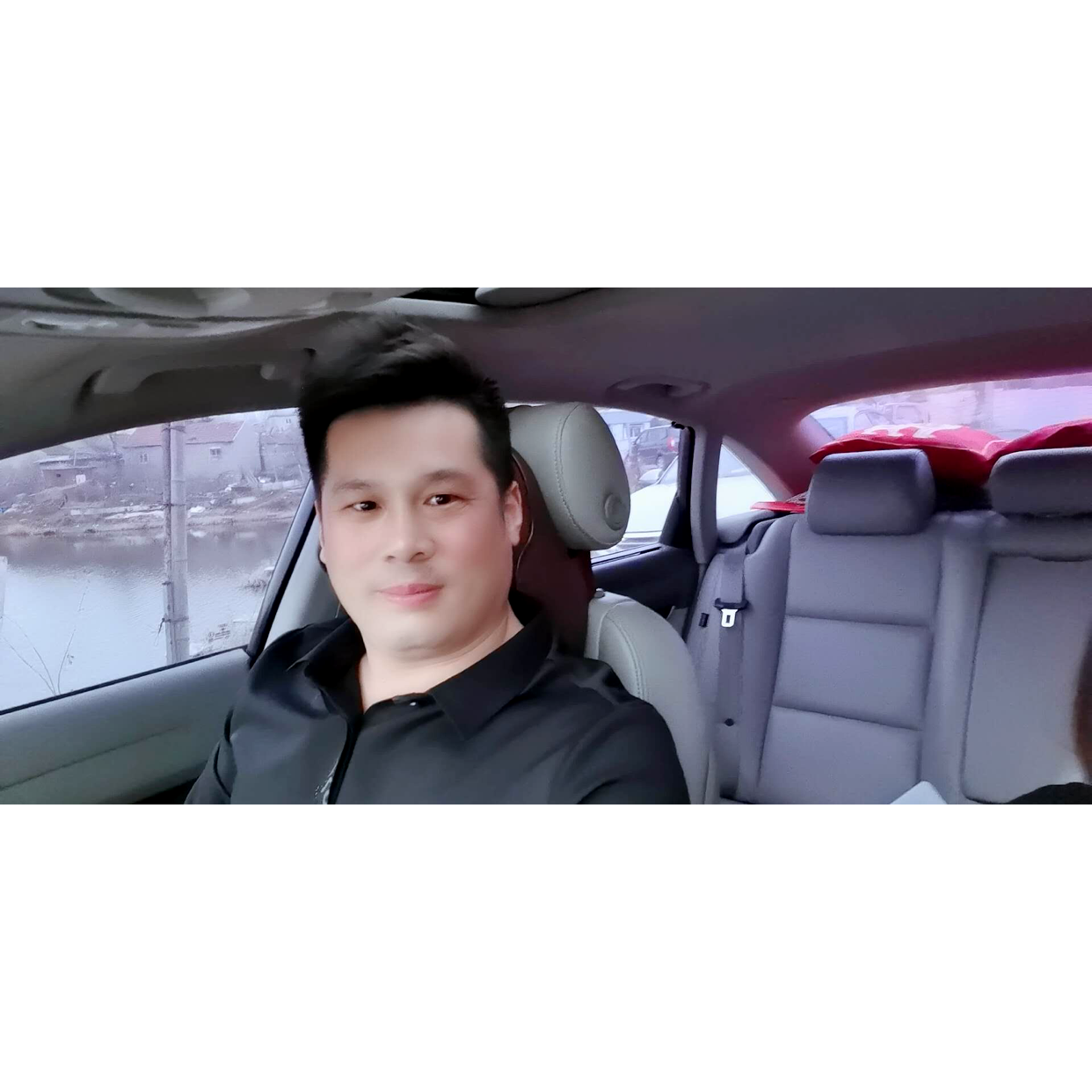 尘宵邂逅乐观的照片