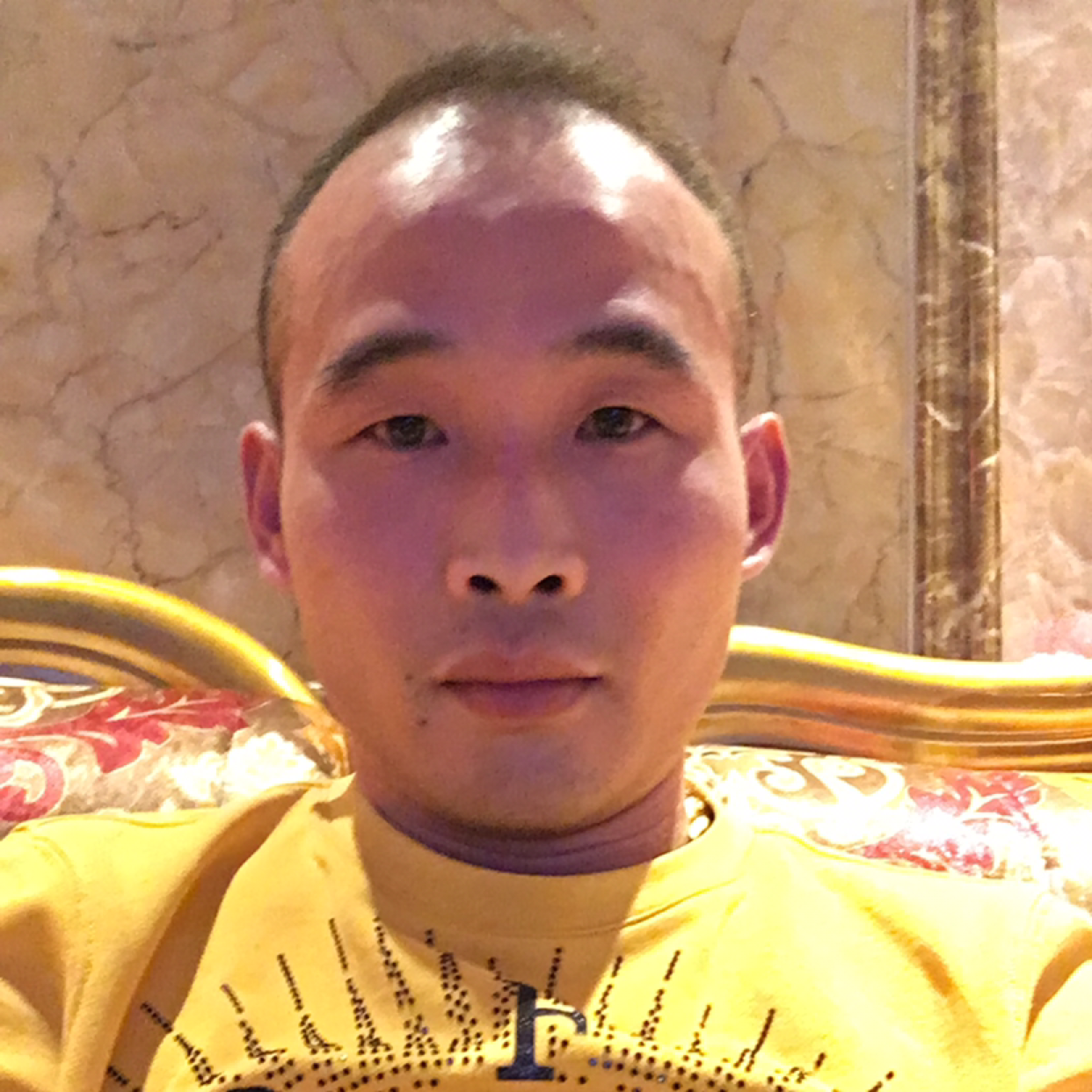 龙虎伟的照片