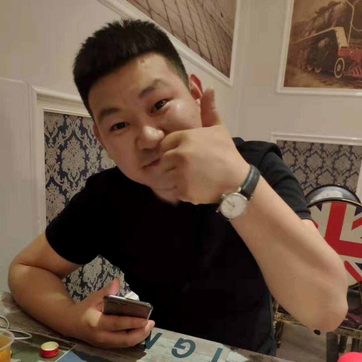 大象等于无私的照片