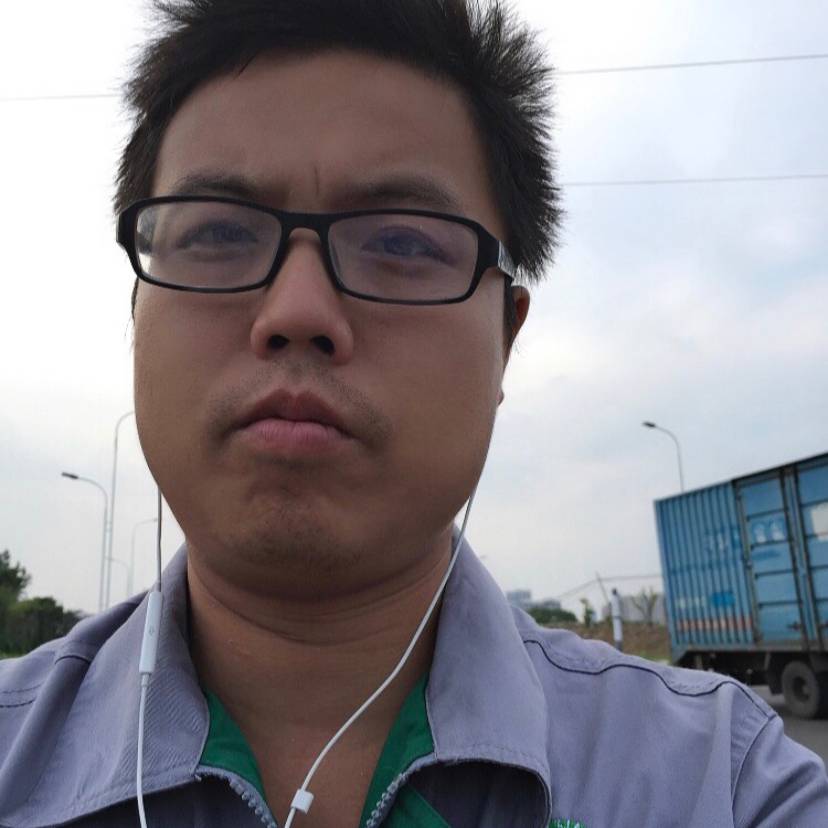 畅快漫步月亮的照片