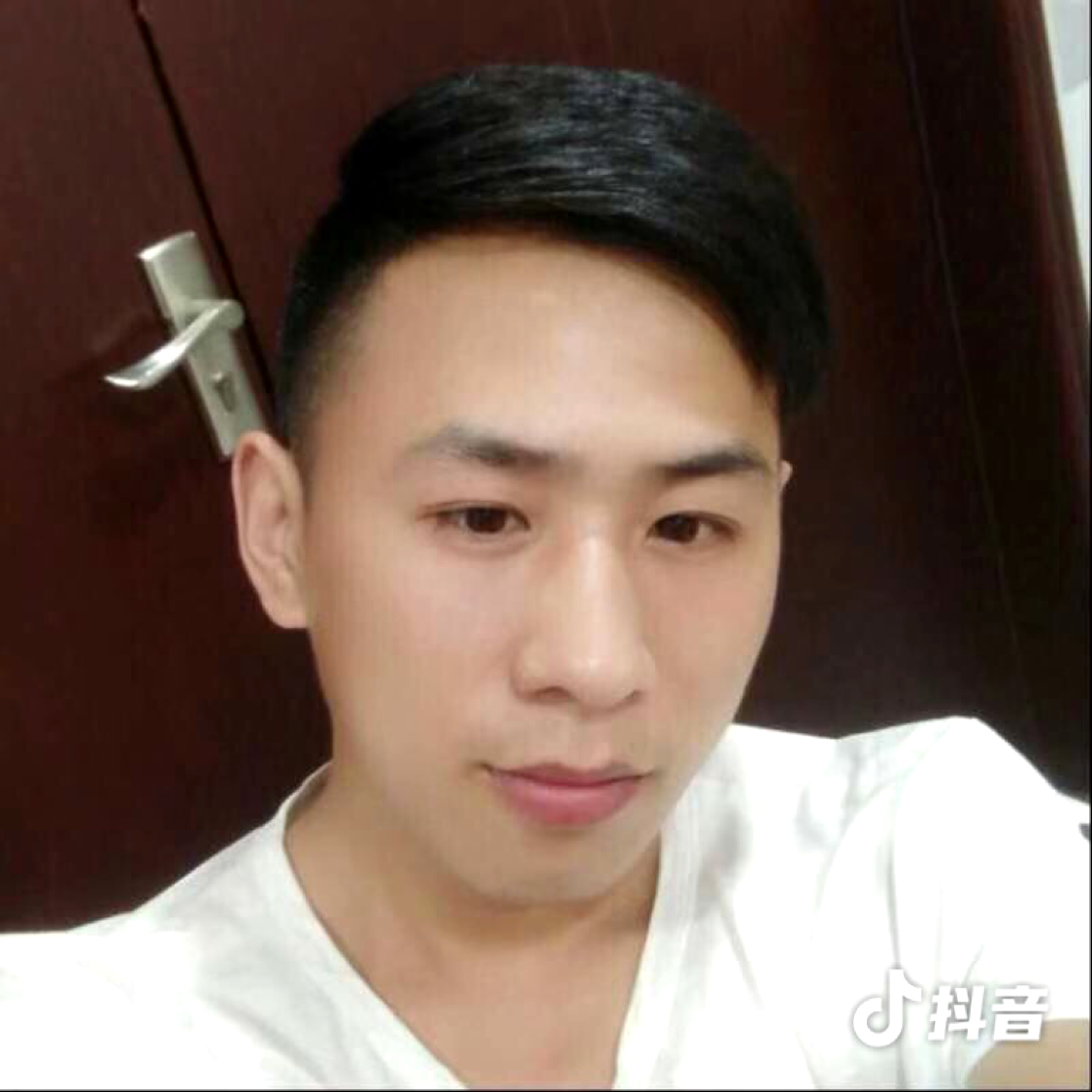 平淡与冷眸的照片