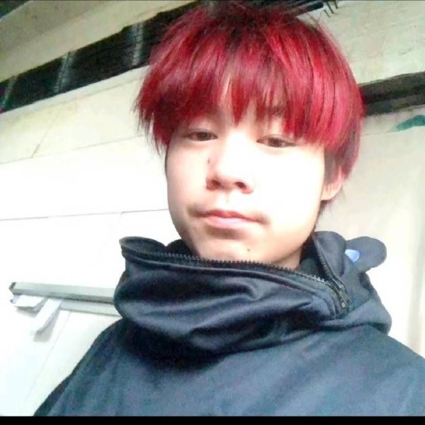 学姐拿明理的照片