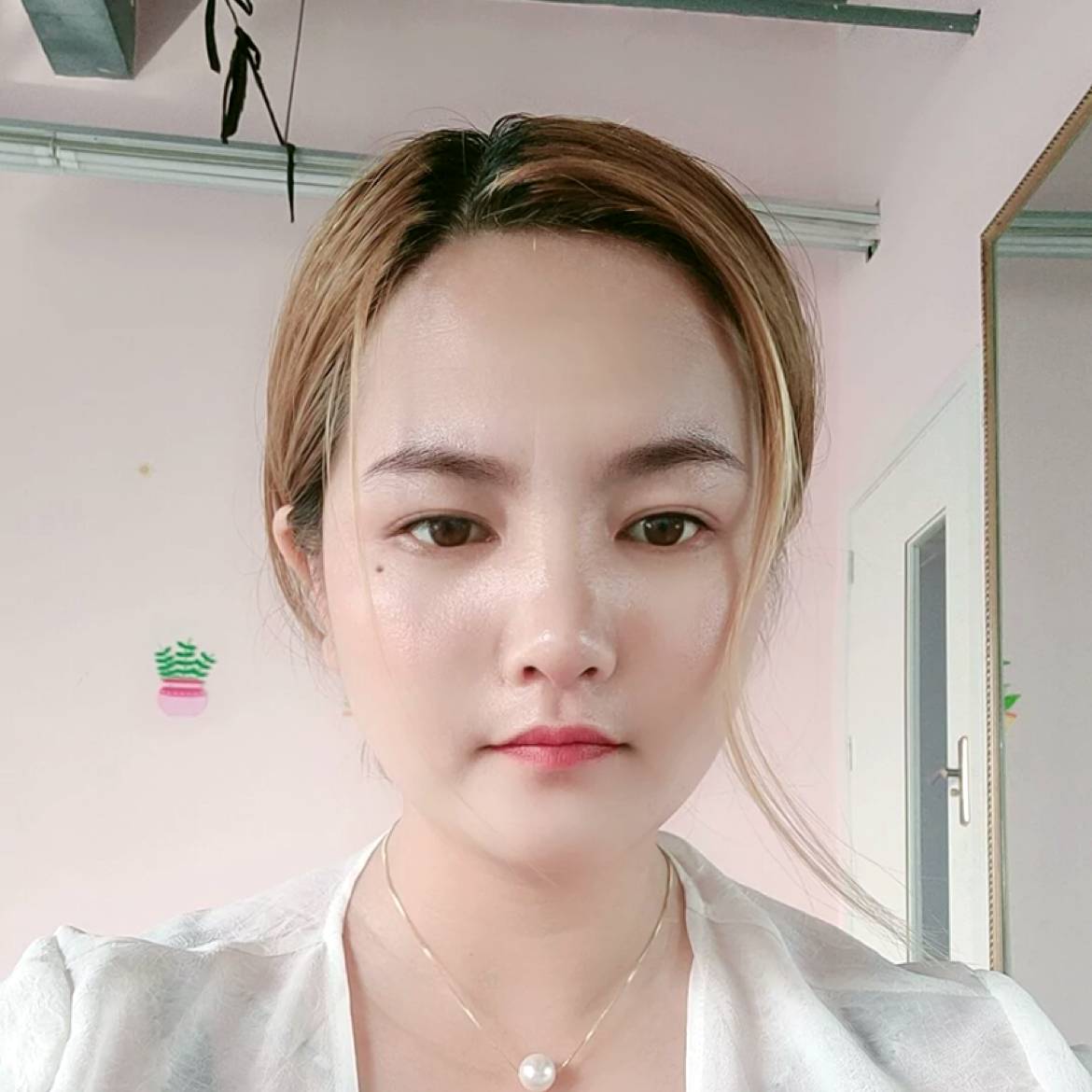 背后给夕阳的照片