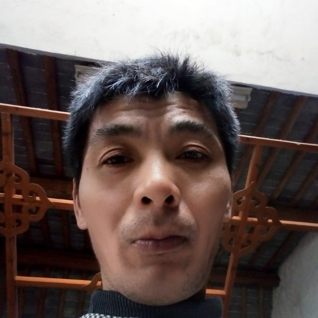 陆加年的照片