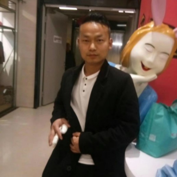 保温杯方单身的照片