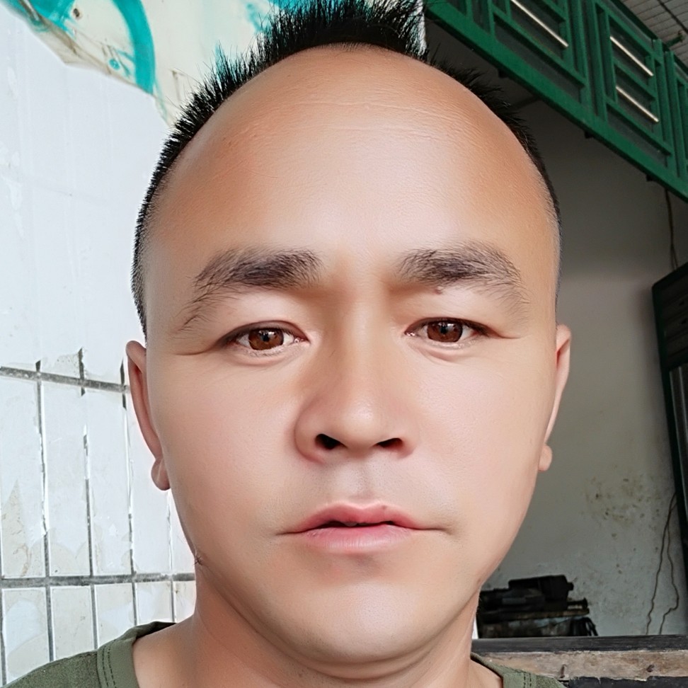 结实月亮的照片
