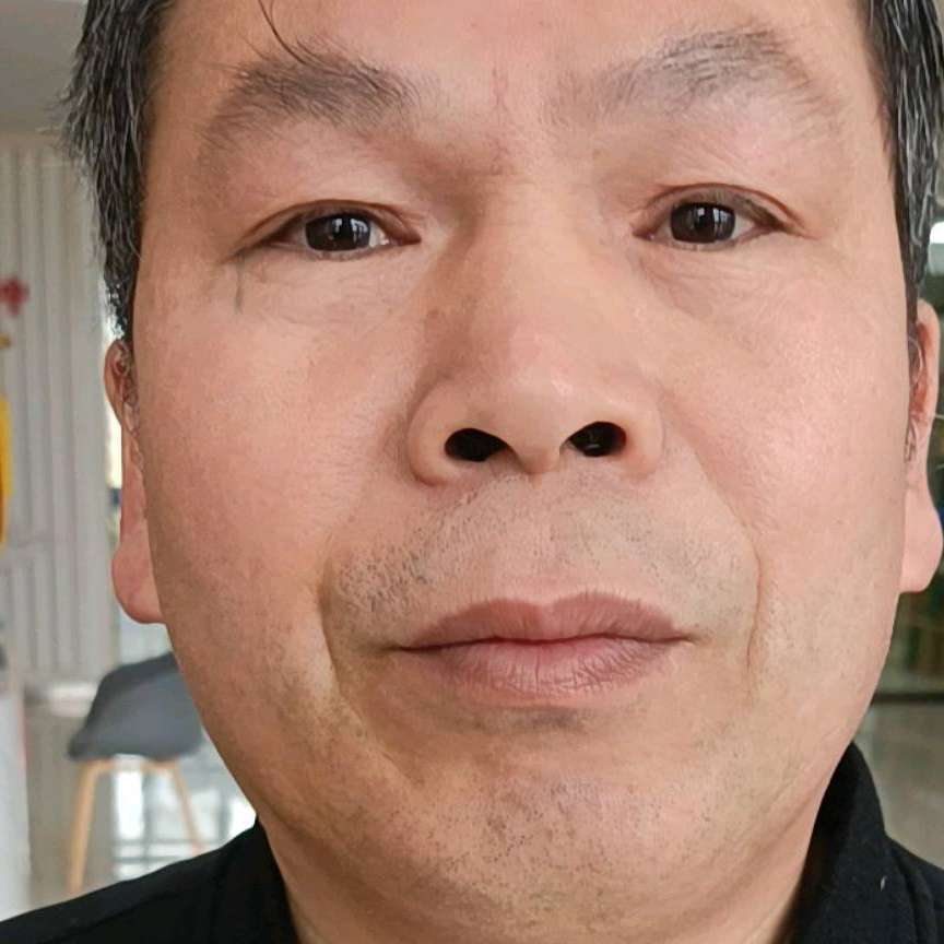 合适方西装的照片