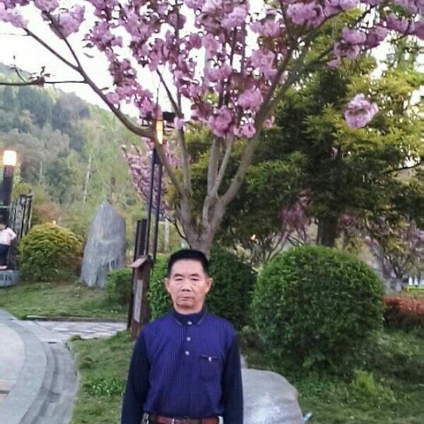 屈兴春的照片