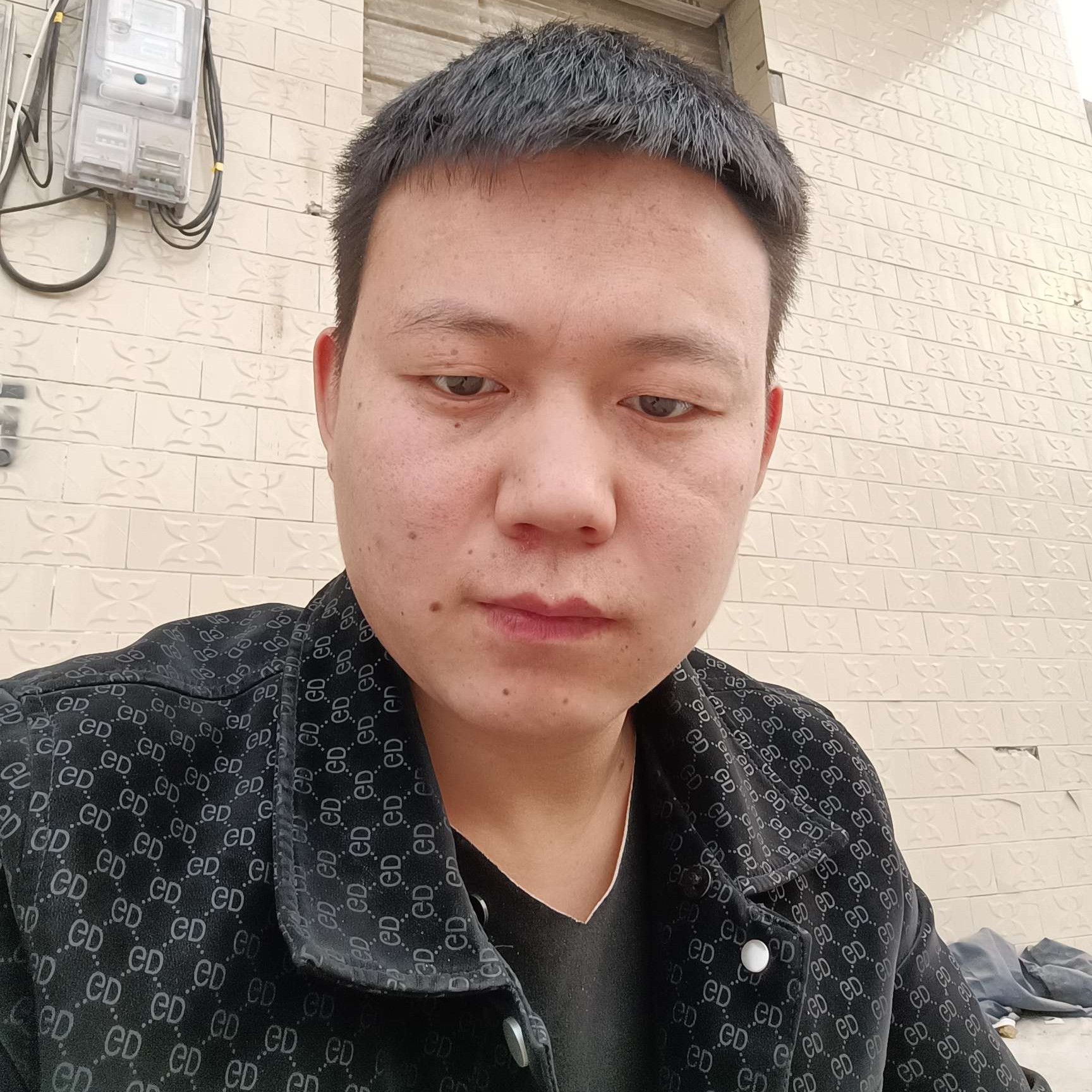 活着就是等死的照片
