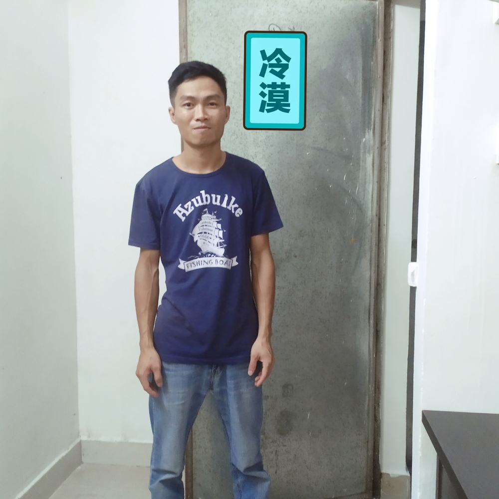 冷静向秋月的照片