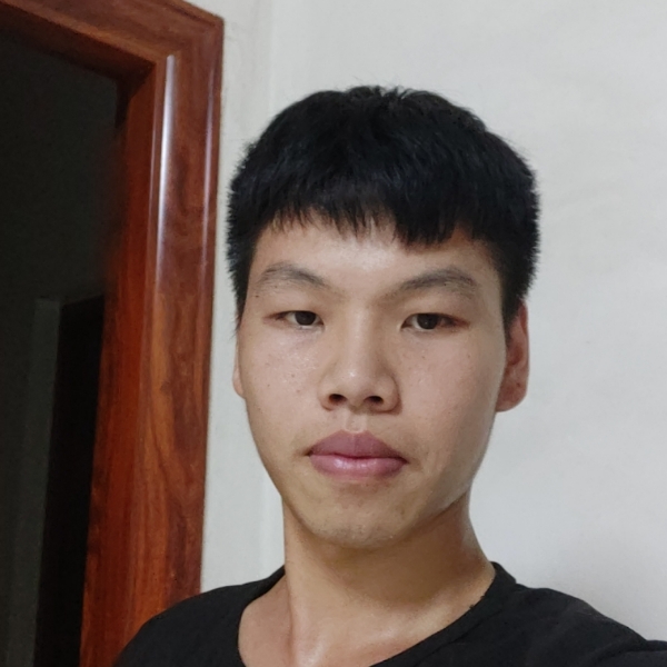 干净笑小天鹅的照片