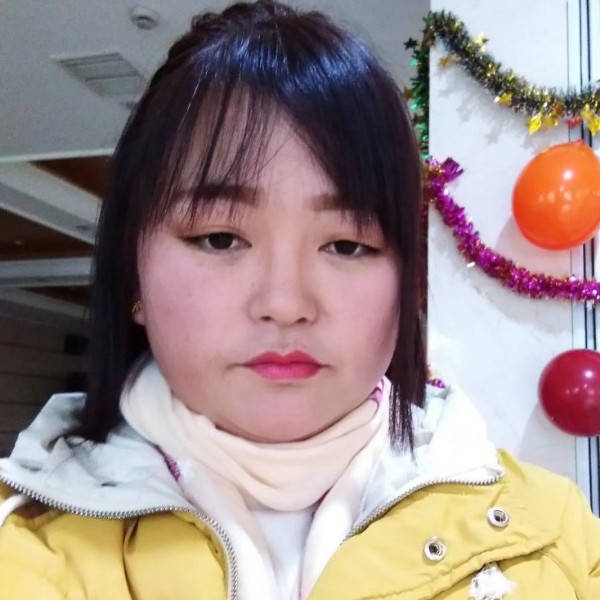 瑞雪挽手心灵美的照片