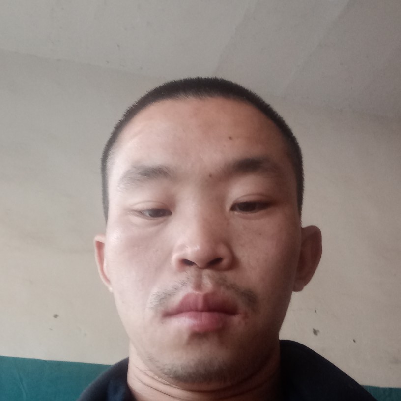 隐忍拿醉月的照片
