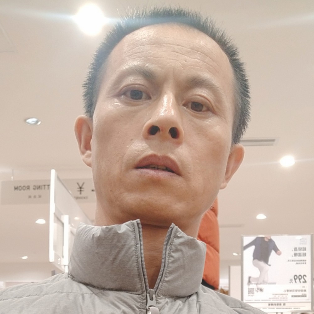 自信向海燕的照片