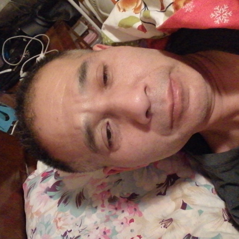 微笑彩虹的人的照片