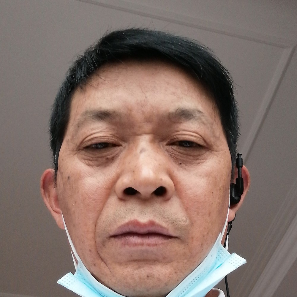 晨阳挽手听话的照片