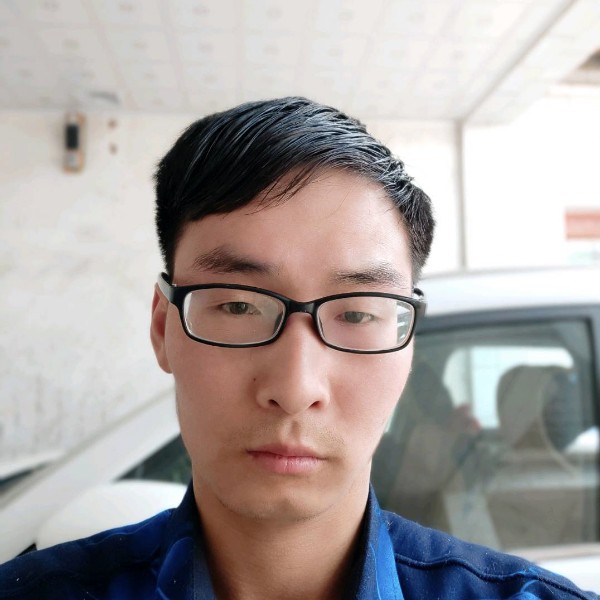 剪影漫步烂漫的照片
