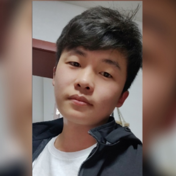 Max、张的照片