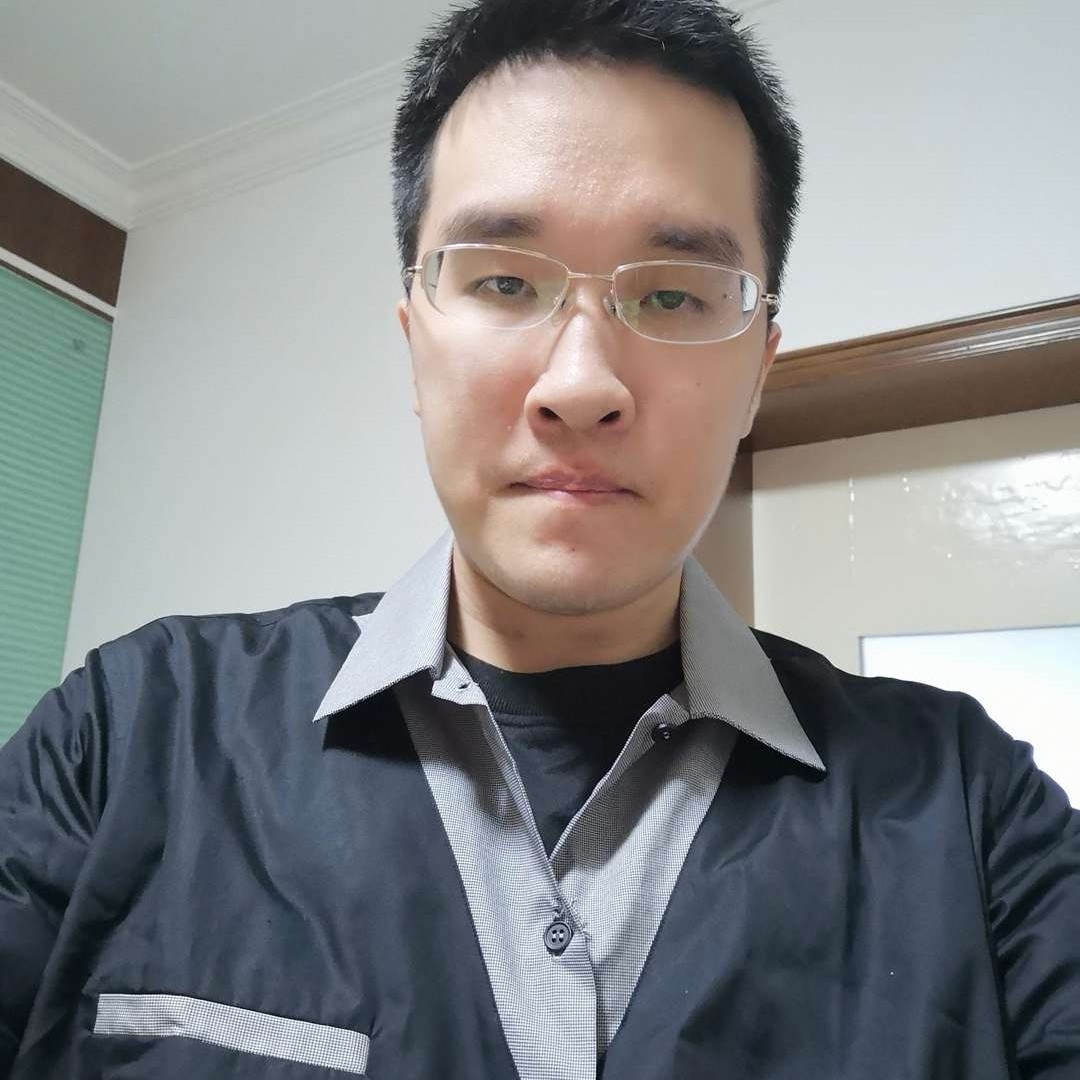 小提琴的人的照片