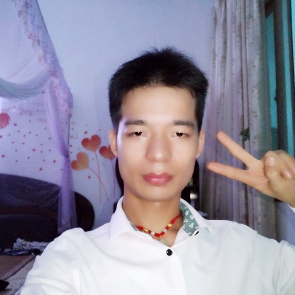 害羞加宅男的照片