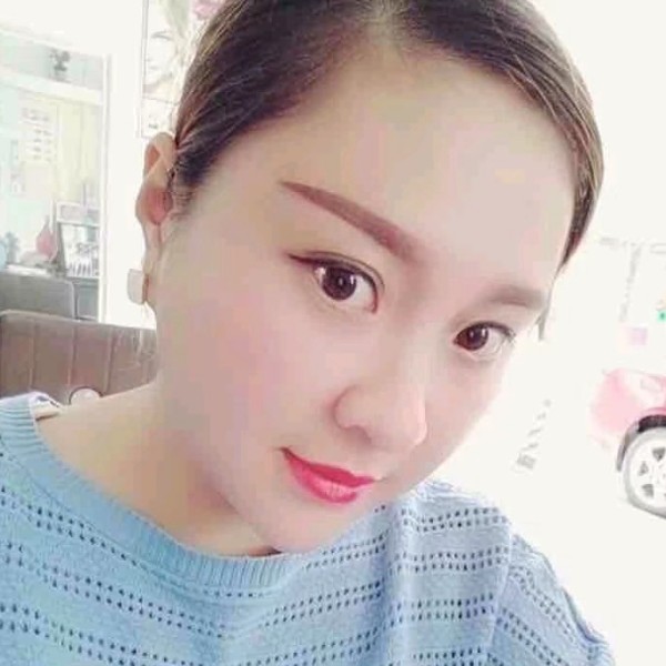 飘逸扯微笑的照片
