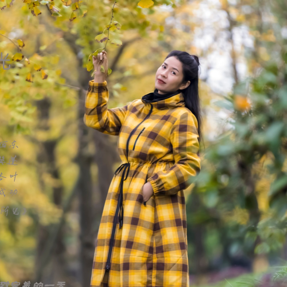 裙子拿默默的照片