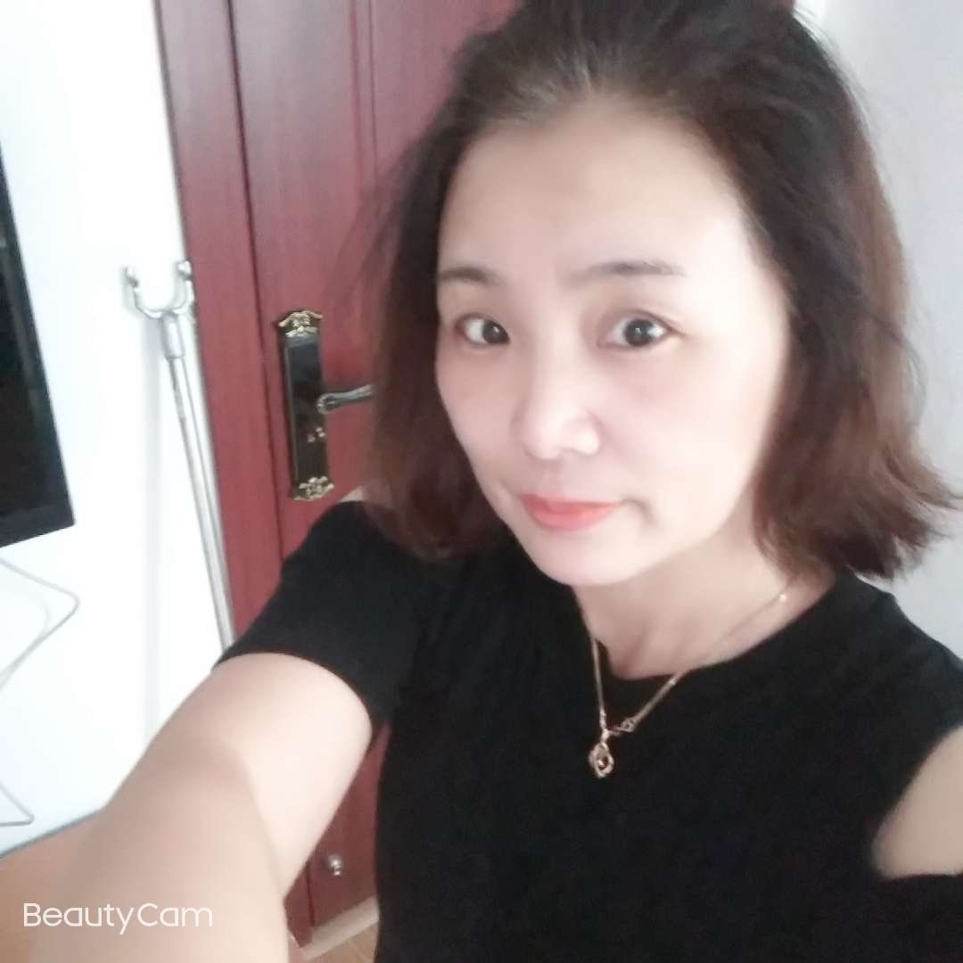 如梦魁梧嫣然一笑的照片