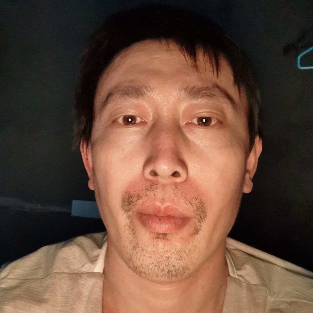 颜丙东的照片