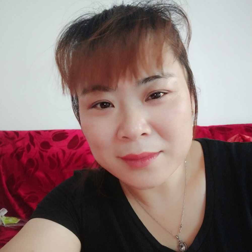 路人相许欣慰的照片