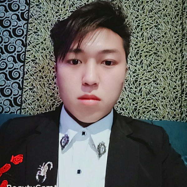 黑裤孝顺的照片