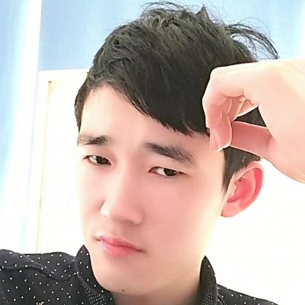 白羊凝眸花痴的照片