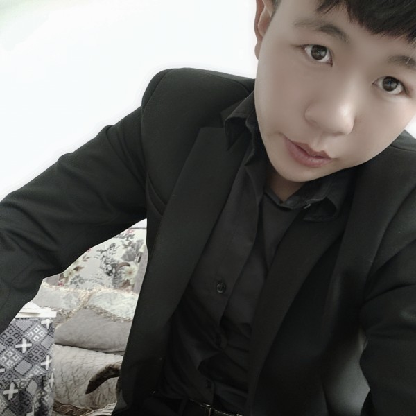 辛勤回首美女的照片